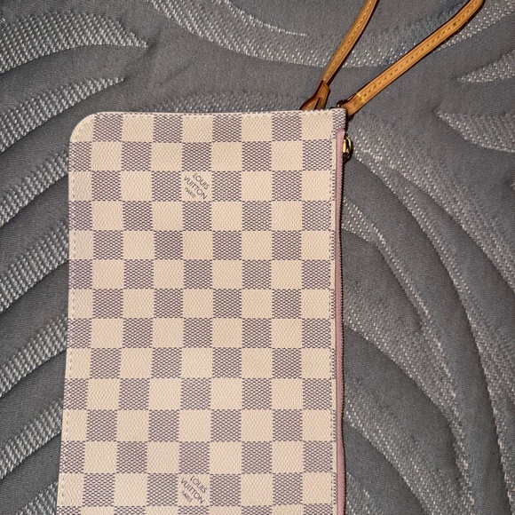 Louis Vuitton Key Pouch - Picture 2 of 7